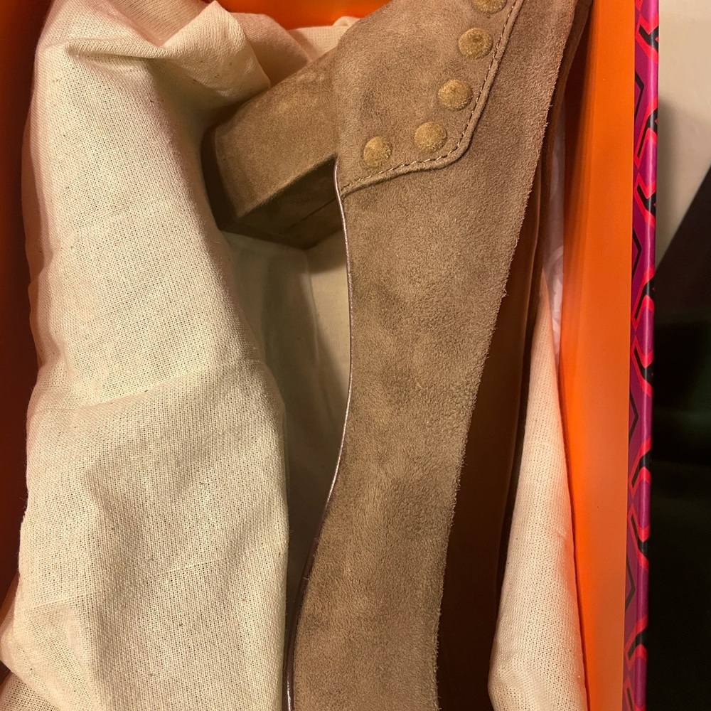 Tory Burch Colt 45MM Pump - Picture 8 of 8